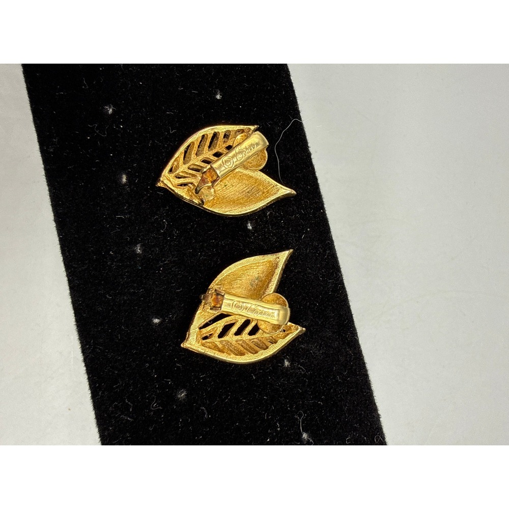 Vintage Coro Gold Tone Double Leaf Clip On Earrings Textured Openwork Botanical - Picture 6 of 9